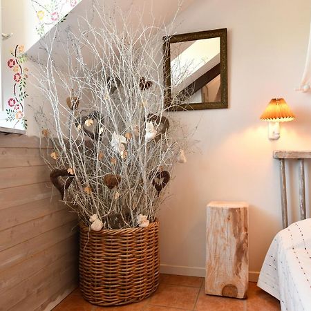 Bed and Breakfast La Ferme Dagué Lasseube Exterior foto