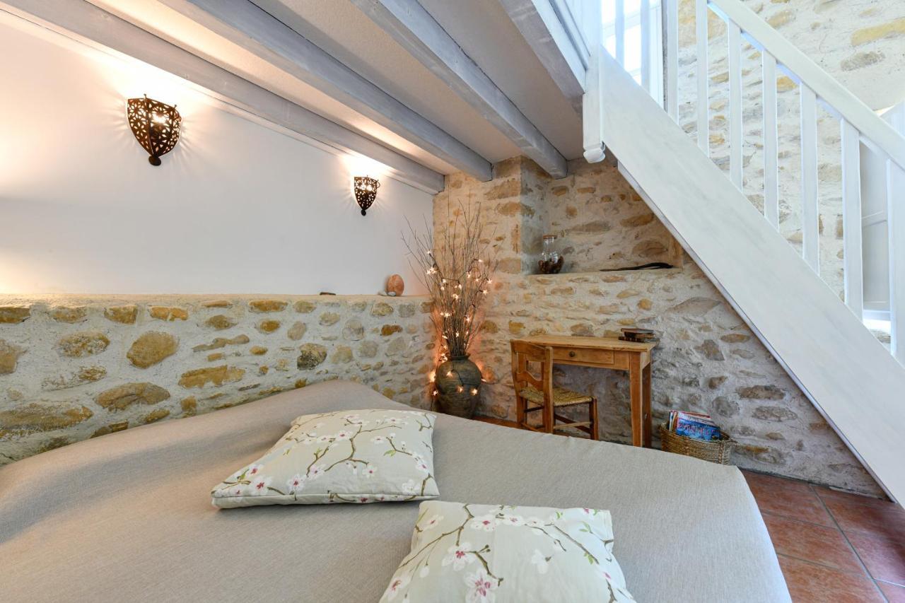 Bed and Breakfast La Ferme Dagué Lasseube Exterior foto