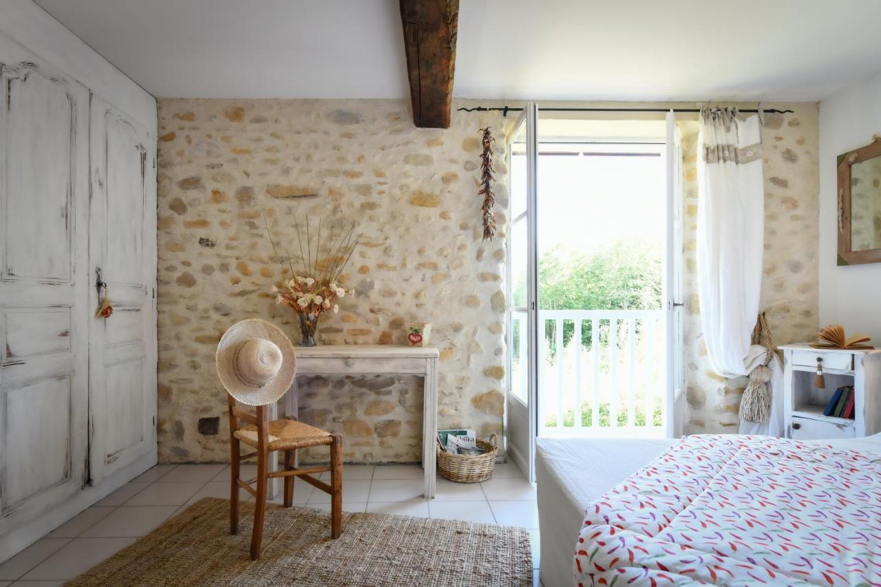 Bed and Breakfast La Ferme Dagué Lasseube Exterior foto