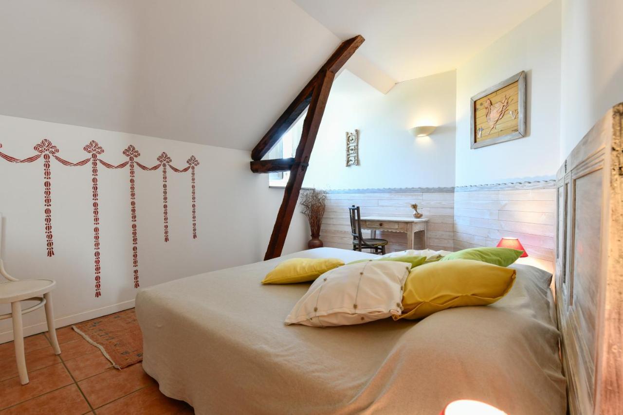 Bed and Breakfast La Ferme Dagué Lasseube Exterior foto