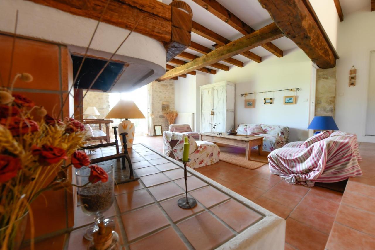 Bed and Breakfast La Ferme Dagué Lasseube Exterior foto